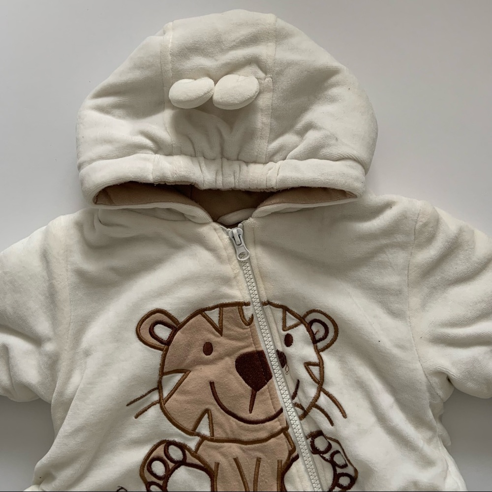 [BOGO ✨] White Sherpa Car Seat Pouch 🧸